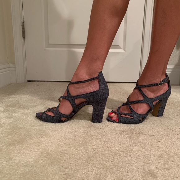 Kelley & Katie Selidia strappy 9.5 3” heels - Picture 5 of 12